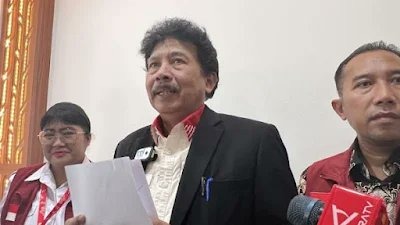 Kepala Badan Pembinaan Ideologi Pancasila (BPIP), Yudian Wahyudi, kembali menuai kontroversi dan menjadi sorotan publik terkait larangan mengenakan jilbab anggota Paskibraka perempuan beragama Islam.(Foto:AKun X@ferizandra).jpeg