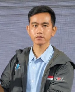 Gibran Rakabuming Tanggapi Isu Gratifikasi Jet Pribadi untuk Kaesang