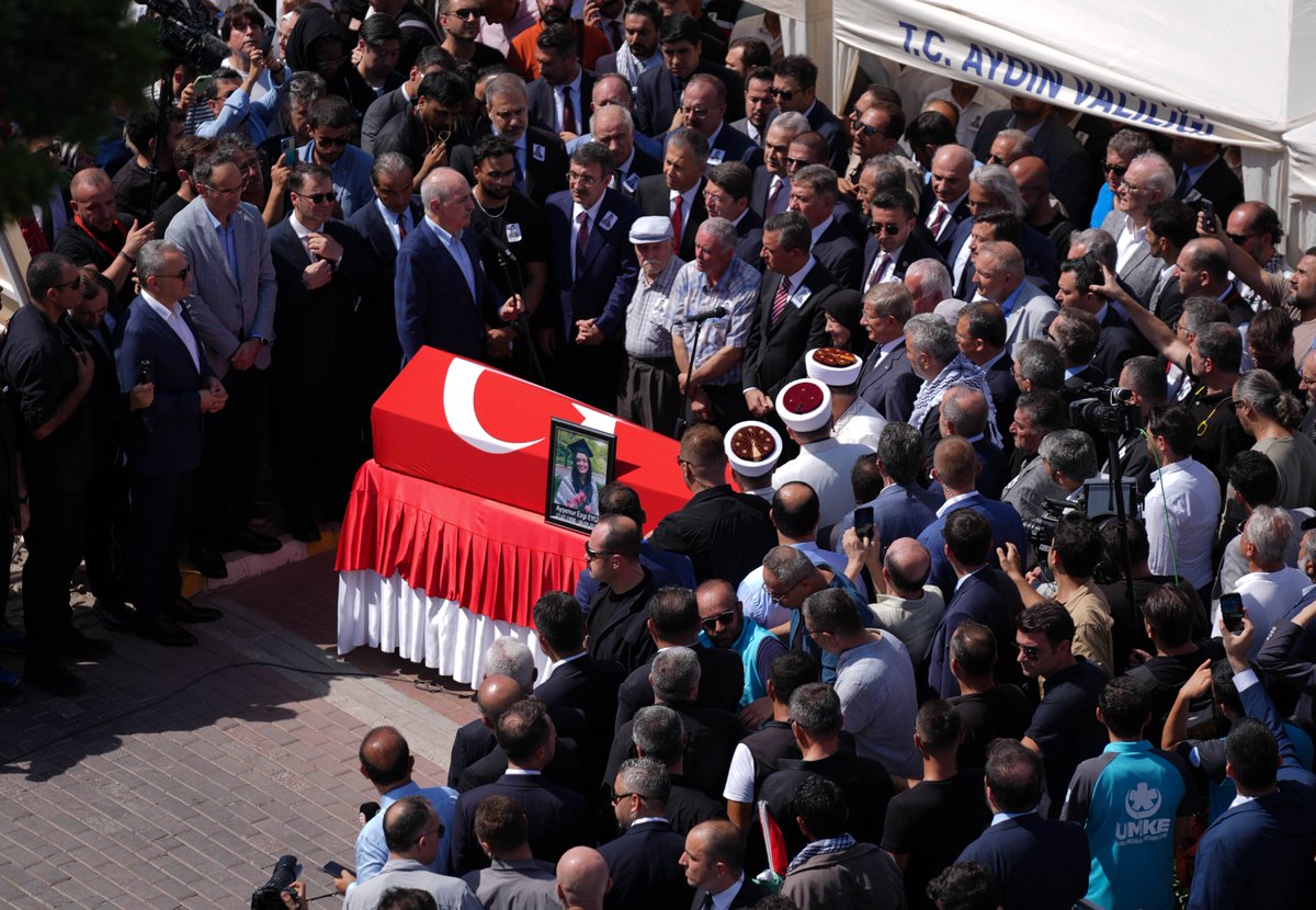 Ribuan Pelayat Hadiri Pemakaman Aktivis Turki-Amerika yang Dibunuh oleh Israel