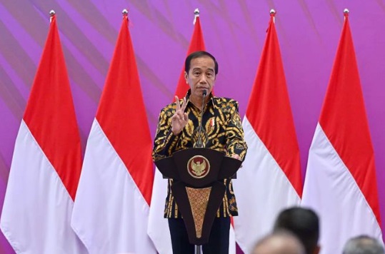 Usai Pelatikan Prabowo, Jokowi Pulkam ke Solo Naik Pesawat Komersial?