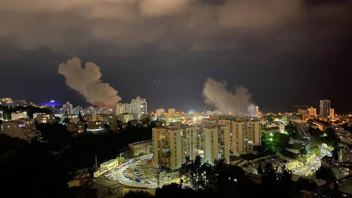 Hizbullah Lancarkan Serangan Roket ke Pangkalan Militer Israel, Korban Jatuh di Haifa