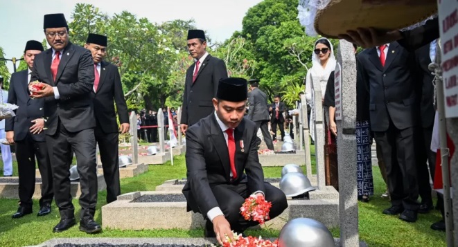 Wapres Gibran Pimpin Upacara Peringatan Hari Pahlawan di TMP Kalibata 
