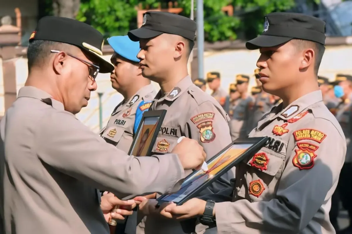 Dua Anggota Polres Metro Jakarta Timur Dipecat Karena Desersi dan Narkoba