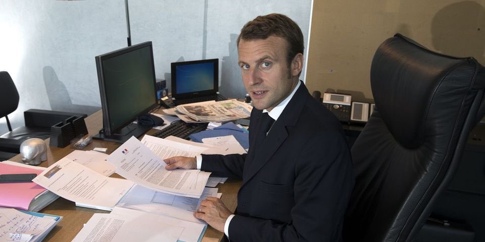 Macron Terima Pengunduran Barnier, Prancis Hadapi Krisis Politik Baru