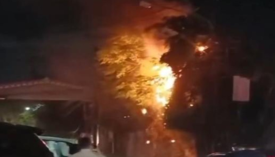 Kabel Listrik di Sawangan Depok Terbakar, Diduga Korsleting