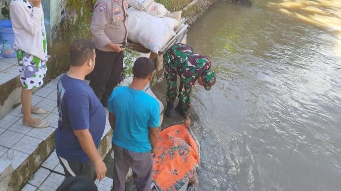 Mayat Bayi Laki-laki Ditemukan di Sungai Cipakancilan Bogor, Masih Ada Ari-ari