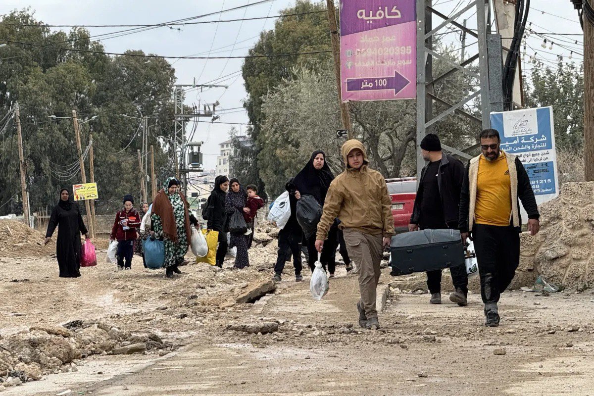 Warga Gaza menolak rencana relokasi yang diusulkan oleh Donald Trump. (foto X/@gazanotice)