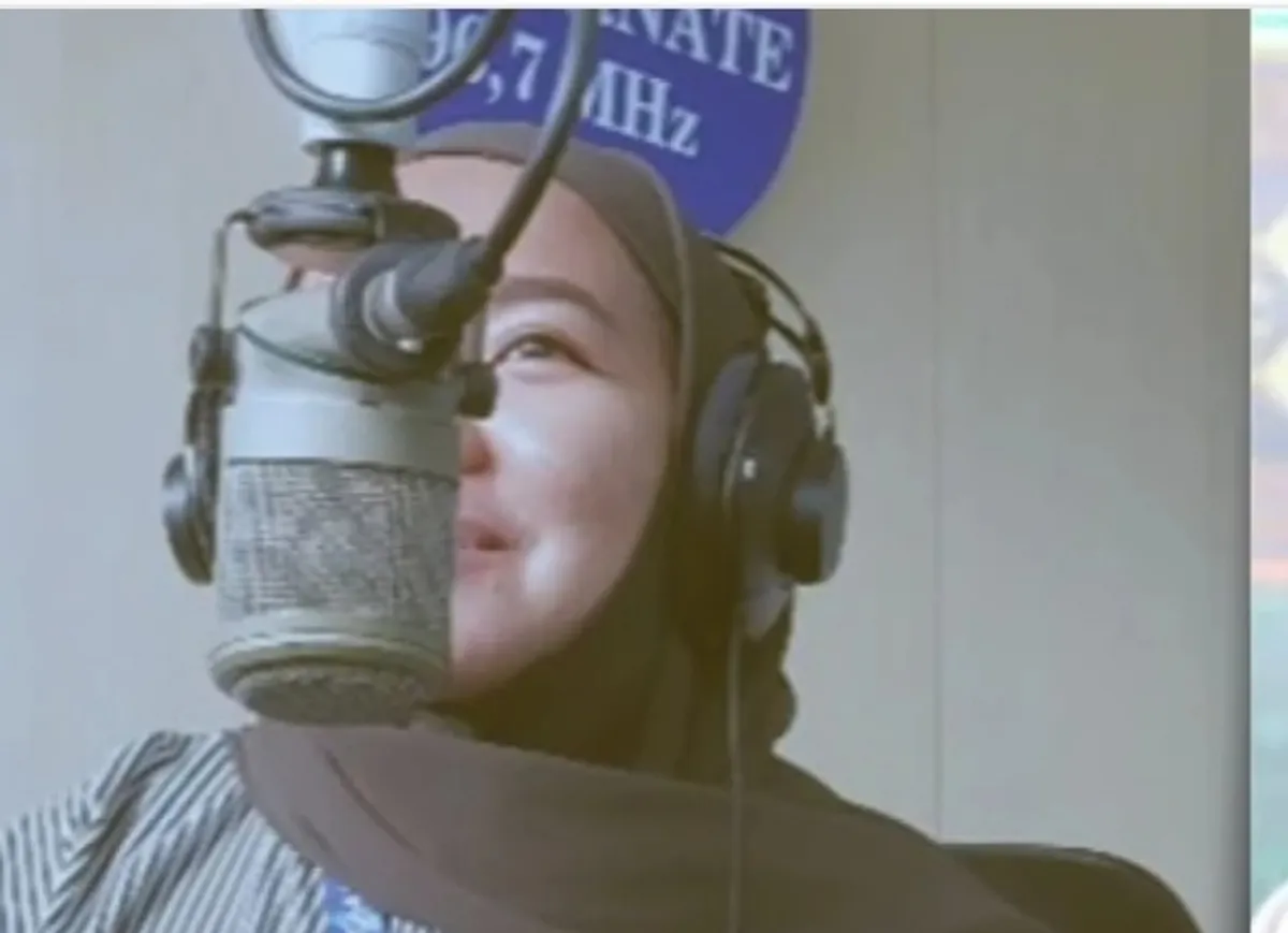 Penyiar RRI curhat ke Prabowo (foto Ig/@Aiinizzaa)