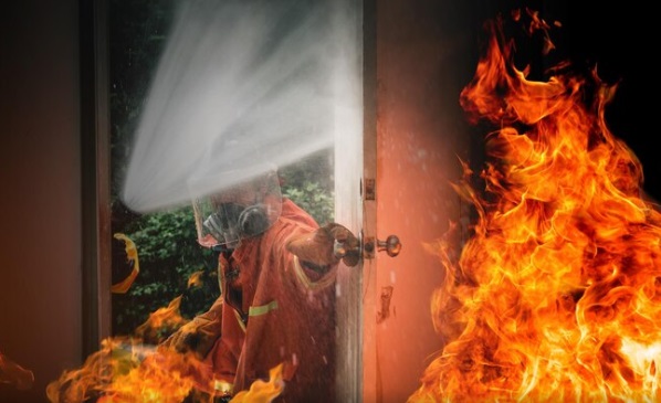 Gedung di Blok M Square Terbakar, 25 Personel Damkar Diterjunkan, 20 Menit Api Dipadamkan