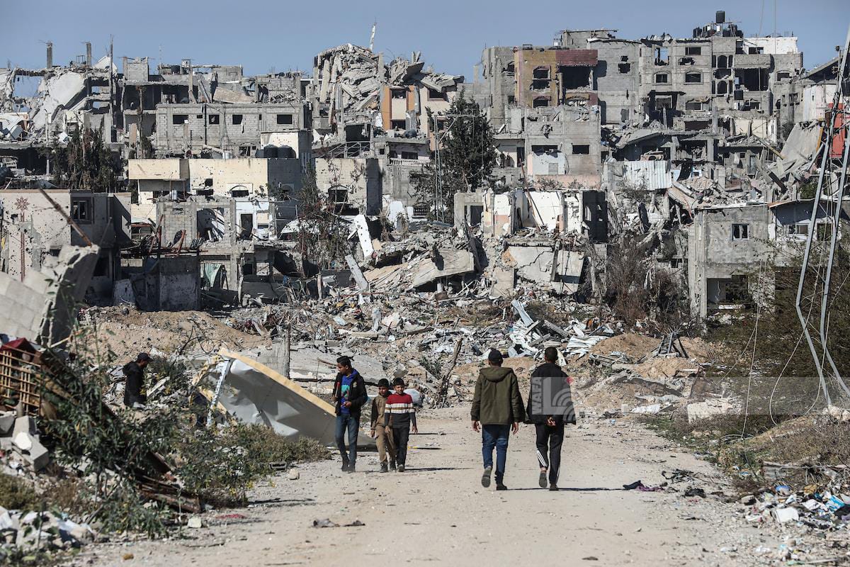 Warga Gaza, terancam kelaparan akibat blokade bantuan kemanuasiaan yang dilakukan Israel. (foto X/@PBI_PS)