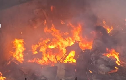 Puluhan Rumah Gosong Terbakar di Duren Sawit Jaktim, Diduga Gegara Petasan