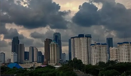 Ilustrasi langit Jakarta. Foto: Instagram @bpbddkijakarta