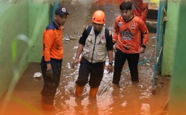 Banjir Rendam Jakarta Meluas Jadi 34 RT, Tertinggi 250 Cm