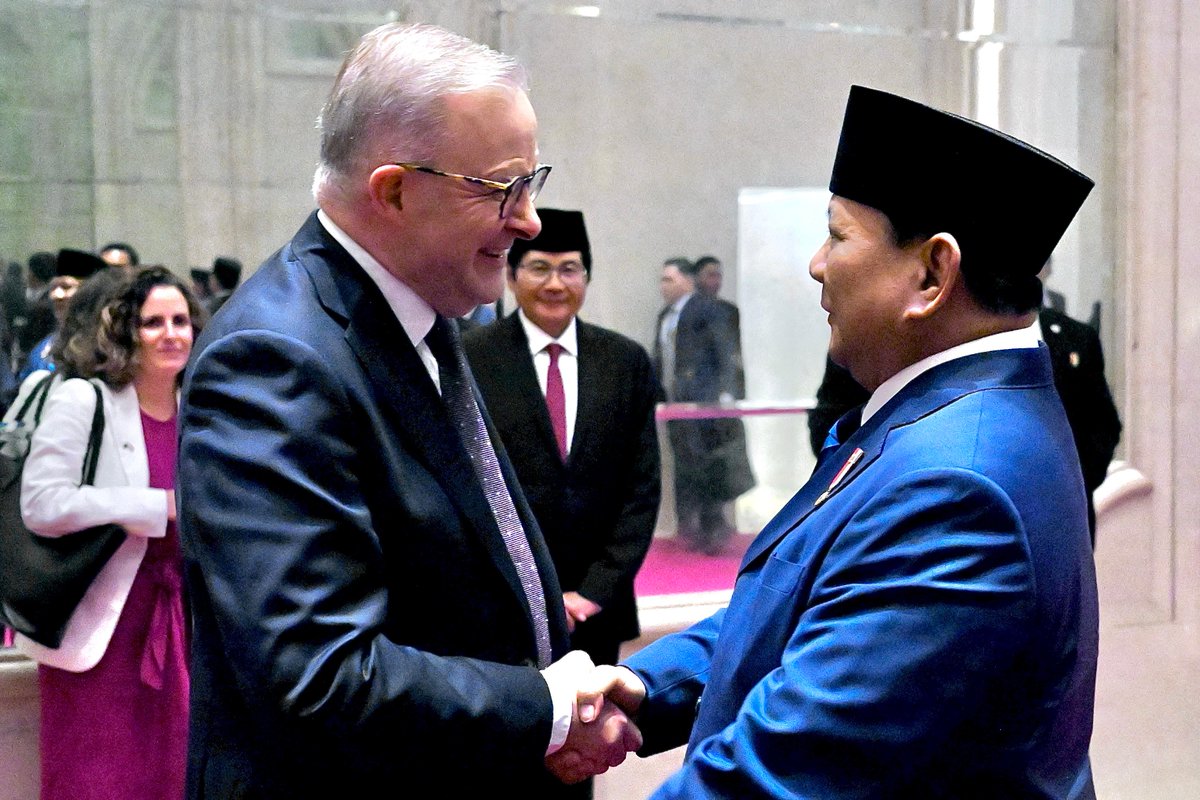 Prabowo Sambut Hangat PM Australia Anthony Albanese di Istana Merdeka